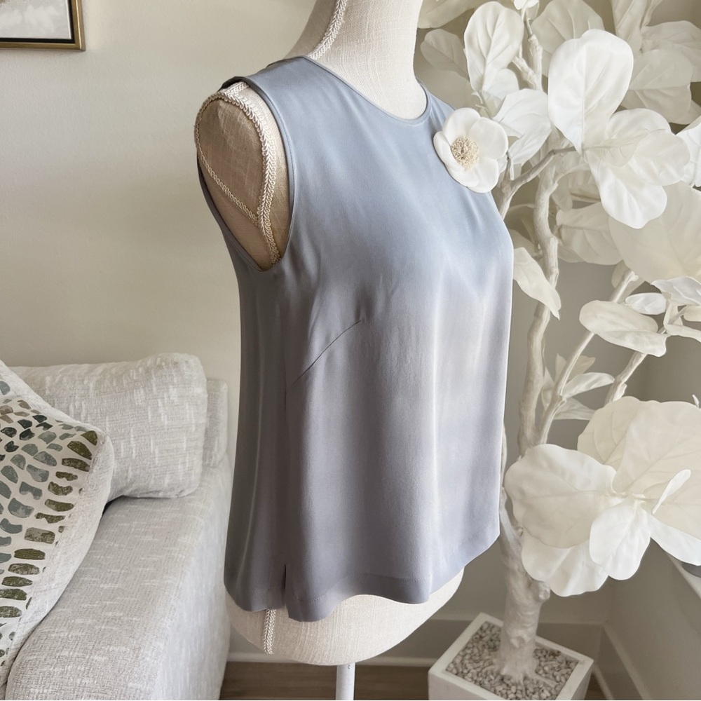 CHANEL Sleeveless Silk Top with White Floral Detail - Picture 3 of 9
